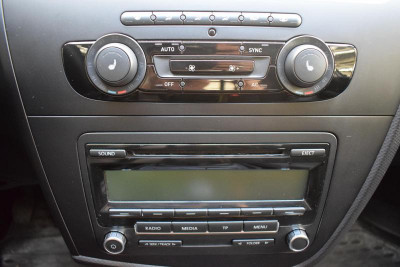 SEAT Leon 1.2 TSI MT (105 л. с.)