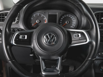 Volkswagen Polo 1.6 MPI AT (110 л. с.) Drive