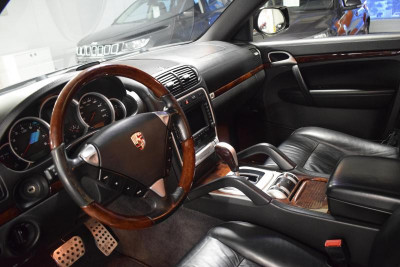 Porsche Cayenne 4.8 AT S (385 л. с.)