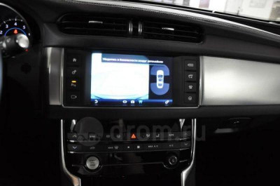 Jaguar XF 2.0 AT (240 л. с.) Prestige