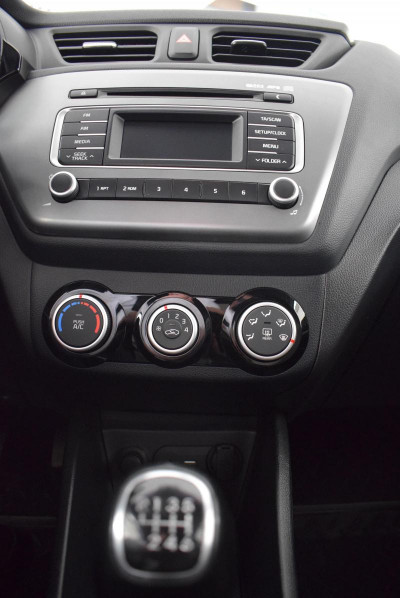 Kia Rio 1.6 MT (123 л. с.) Comfort Кондиционер
