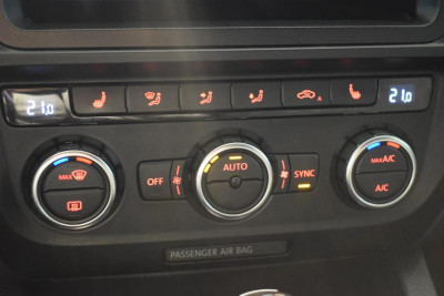 Volkswagen Jetta 1.4 TSI DSG (122 л. с.)