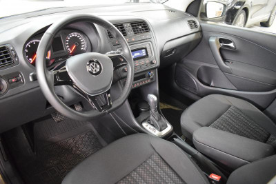 Volkswagen Polo 1.6 MPI AT (105 л.с.)