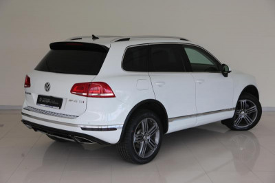 Volkswagen Touareg 3.0 TDI Tiptronic 4Motion (245 л. с.) R-line