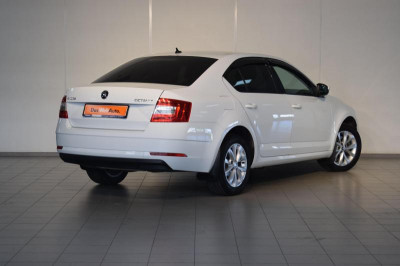ŠKODA OCTAVIA 1.6 MPI AT (110 л.с.) Ambition
