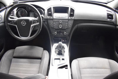 Opel Insignia 1.6 Turbo MT (180 л. с.)