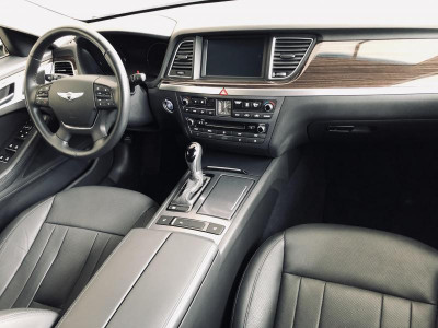 Hyundai Genesis 3.0 AT AWD (249 л. с.) Luxury