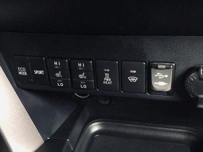 Toyota RAV4 2.2 D AT 4WD (150 л. c.) Престиж