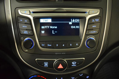 Hyundai Solaris 1.4 MT (107 л. с.)