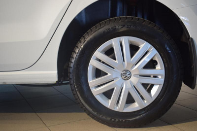 Volkswagen Polo 1.6 MPI MT (110 л. с.)