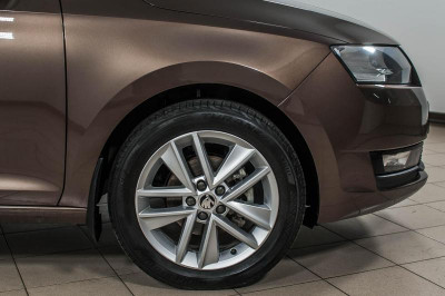 ŠKODA RAPID 1.6 MT (90 л. с.) Ambition