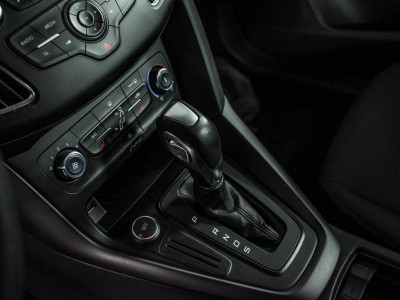 Ford Focus Хетчбэк 1.6 Ti-VCT PowerShift (105 л. с.) Sync Edition
