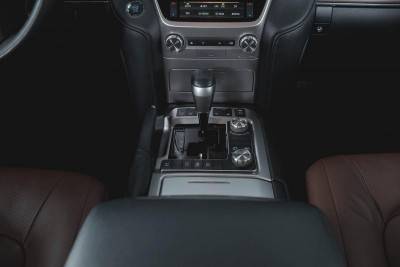 Toyota Land Cruiser 4.5 TD AT (249 л. с.) Престиж