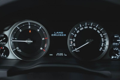 Toyota Land Cruiser 4.5 TD AT (249 л. с.) Престиж