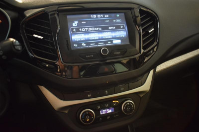 LADA Vesta SW Cross 1.8 MT (122 л.с.) Luxe Prestige