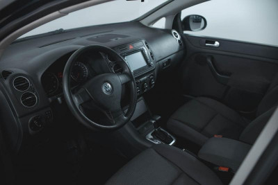 Volkswagen Golf 1.6 MT (101 л.с.)
