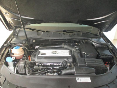 Volkswagen Passat 1.8 TSI MT (152 л. с.)