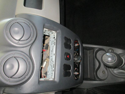Renault Logan 1.4 MT (75 л.с.)