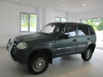 Chevrolet niva Niva 1.7 MT (79,6 л. с.) L