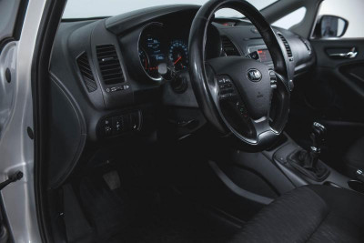 Kia Cerato 1.6 MT (130 л. с.) Comfort