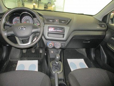 Kia Rio 1.4 MT (97 л. с.)