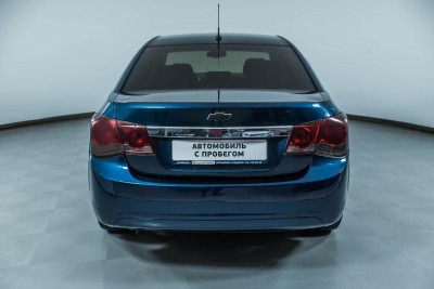 Chevrolet Cruze 1.6 AT (109 л. с.)