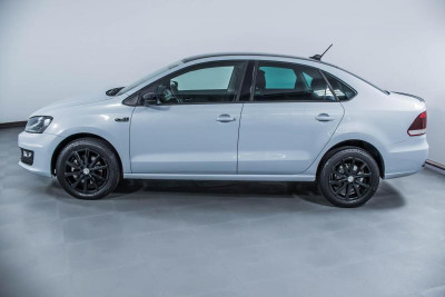 Volkswagen Polo 1.6 MPI AT (110 л. с.)
