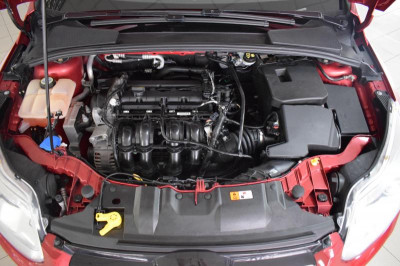 Ford Focus 1.6 MT (125 л. с.)