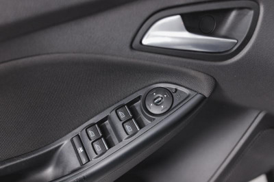 Ford Focus 1.6 MT (125 л. с.)