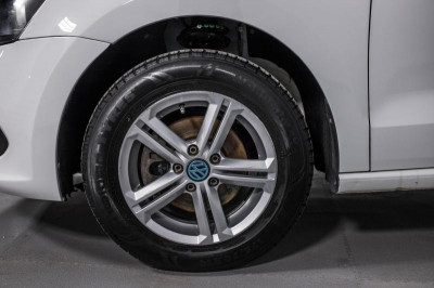 Volkswagen Polo 1.6 MT (105 л. с.)
