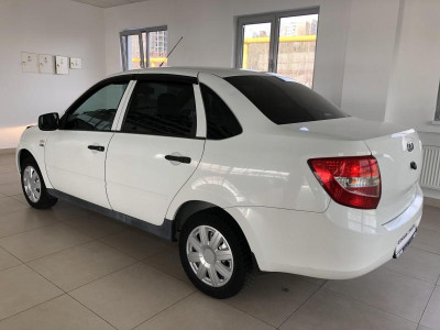 LADA Granta седан 1.6 MT 8кл (2181) (87 л. с.) Standard