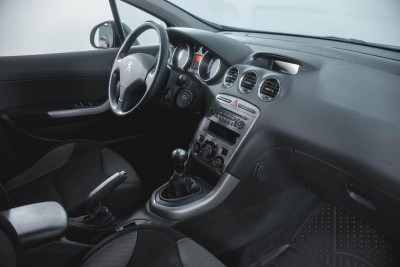 Peugeot 308 1.6 MT (120 л. с.)