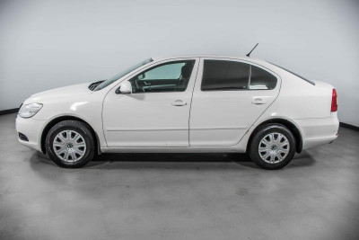 ŠKODA Octavia 1.6 MultiFuel MT (102 л. с.)
