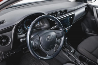 Toyota Corolla 1.6 CVT (122 л. с.)