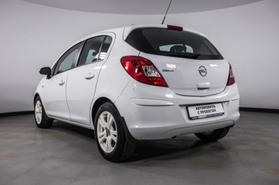 Opel Corsa 1.4 AT (101 л. с.)