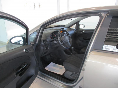 Opel Corsa 1.4 AT (101 л. с.)