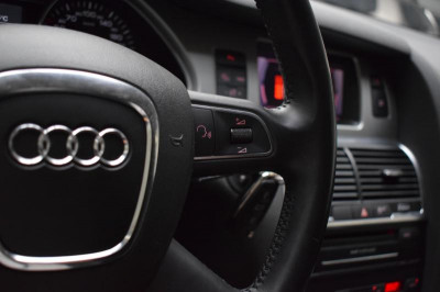 Audi Q7 3.0 TFSI tiptronic quattro (272 л. с.)