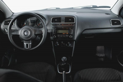 Volkswagen Polo 1.6 MT (105 л. с.)