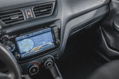 Kia Rio 1.4 AT (107 л. с.)