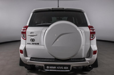 Toyota RAV4 2.0 CVT (158 л.с.)
