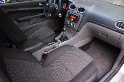 Ford Focus 1.6 MT (101 л. с.)