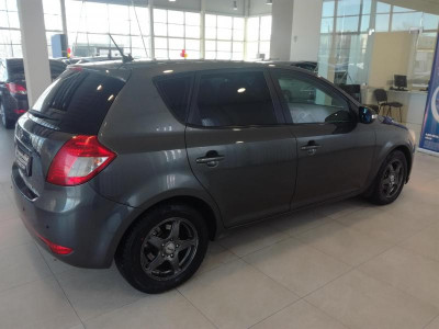 Kia Ceed 2.0 AT (143 л. с.)