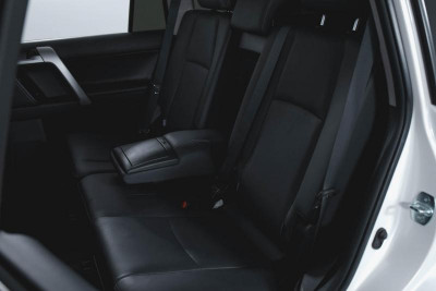 Toyota Land Cruiser Prado 2.8d AT (177 л.с.) 4WD Люкс 7D