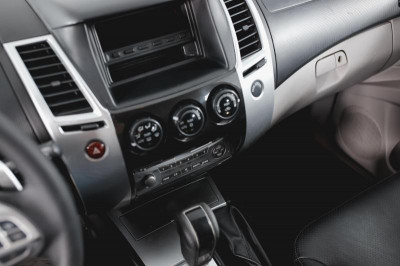 Mitsubishi Pajero Sport 2.5 DI-D AT AWD (178 л. с.)