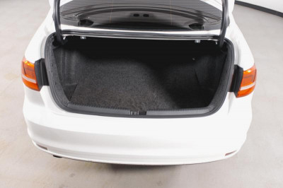 Volkswagen Jetta 1.6 MPI AT (110 л. с.) Highline