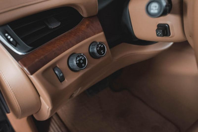 Cadillac Escalade 6.2 AT (409 л.с.) 4WD