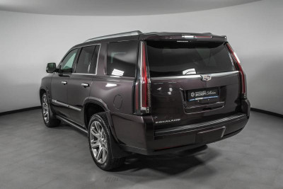 Cadillac Escalade 6.2 AT (409 л.с.) 4WD