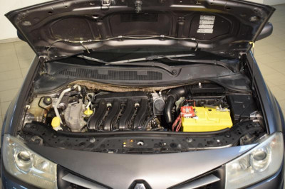 Renault Megane 1.6 AT (113 л.с.)
