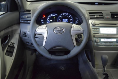 Toyota Camry 2.4 Hybrid CVT (187 л. с.)