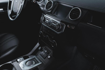 Land Rover Discovery 3.0 TDV6 AT 4WD (211 л. с.)